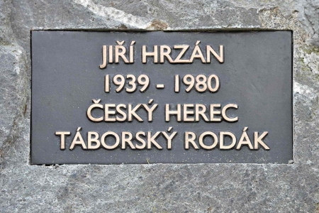 Socha Jiřího Hrzána