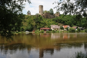 Zřícenina hradu Dobronice u Bechyně