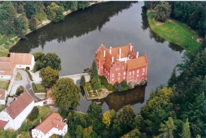 Schloss Červená Lhota (Rothlhotta)