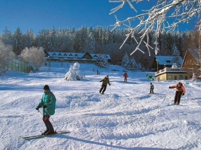 Sjezdové lyžování na Monínci