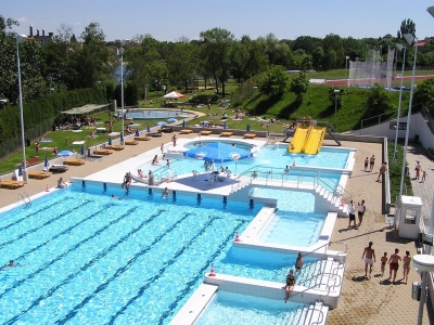 Swimming stadium