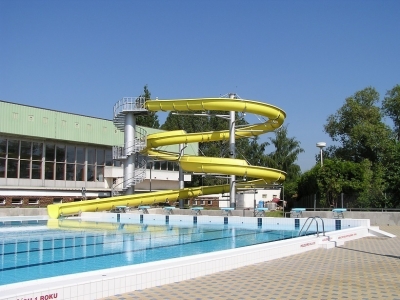 Swimming stadium