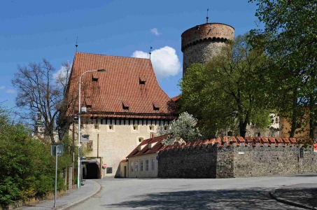 Kotnov a Bechyňská brána od vilové čtvrti