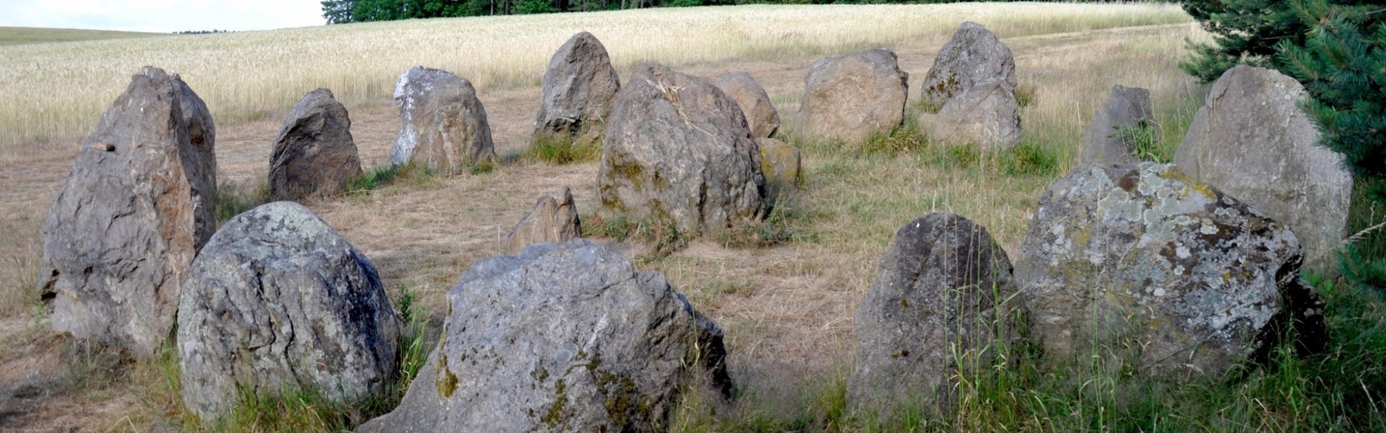 Kamenný kruh na hoře Tábor