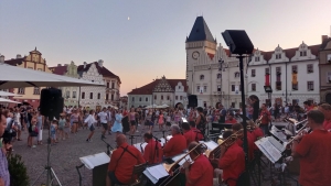 TANČÍRNA, SESKUPENÍ ZA ÚČELEM