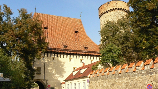 Věž Kotnov a Bechyňská brána