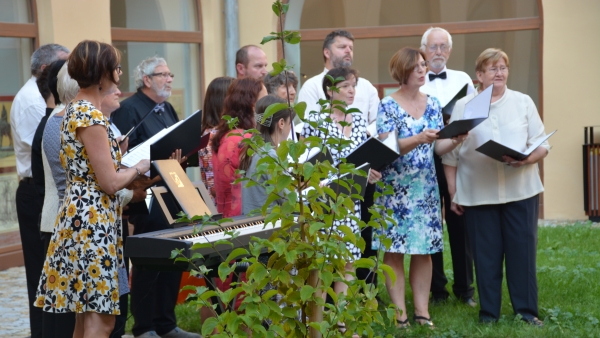 Společný letní koncert pěveckých sborů Nokturno Sezimovo Ústí a Hlahol Tábor