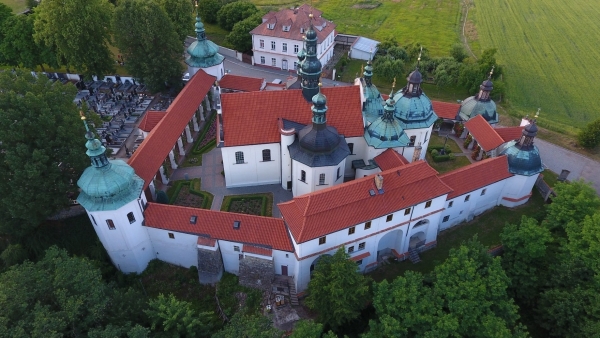 Večerní komentované prohlídky s hudebním doprovodem