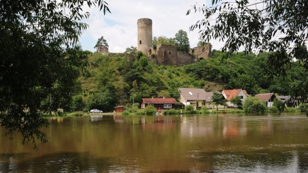 Zřícenina hradu Dobronice u Bechyně